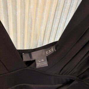 xxi Size large Black fitted dress